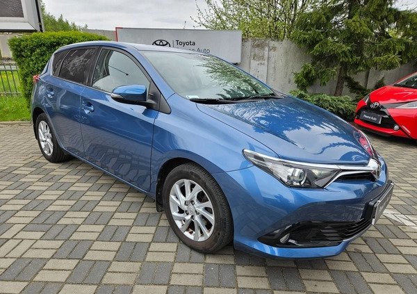 Toyota Auris cena 63500 przebieg: 76000, rok produkcji 2015 z Bodzentyn małe 232